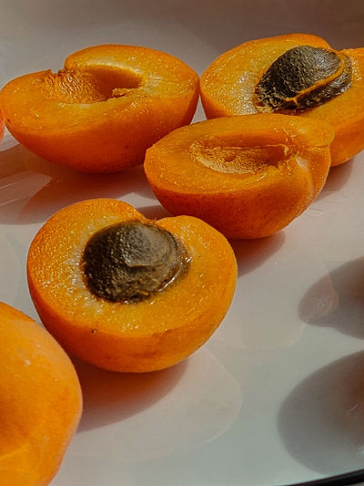 Apricot kernel + oat oil for silky, soothing finish